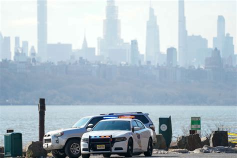 accident on gwb today|Port Authority cop slashed by madman who tried to steal squad。